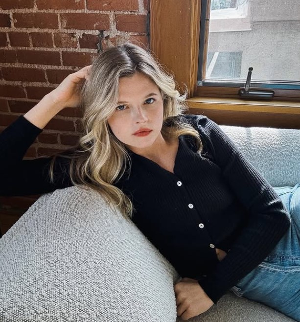 Ana Mulvoy-Ten wiki