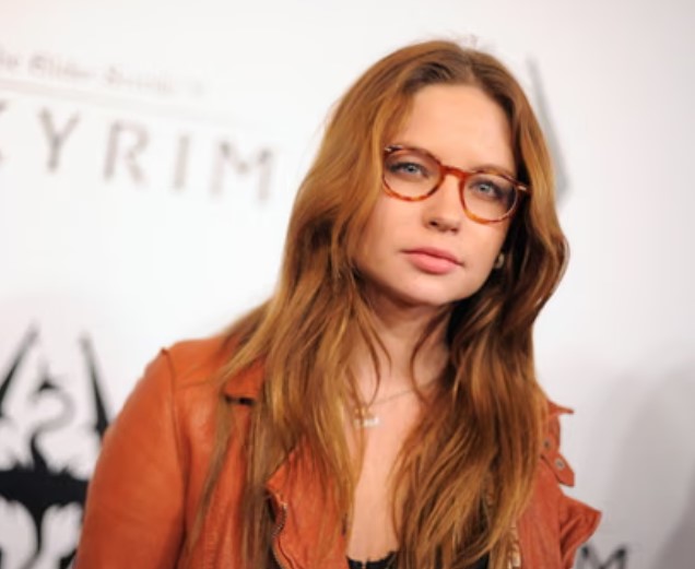 Daveigh Chase bio