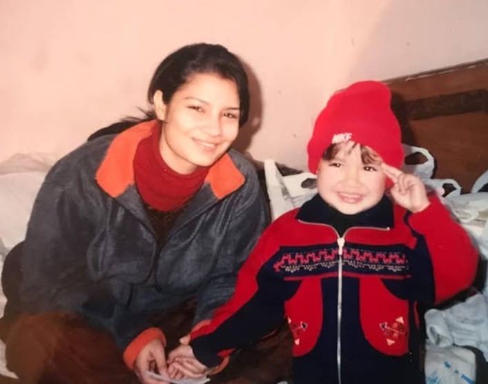 Sharon Verma's childhood image with her mom