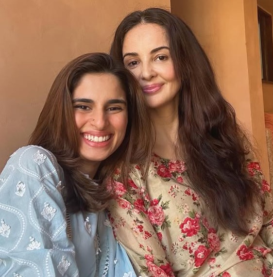 Aisha Ahmed with her mother