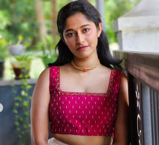 Akshaya Vijayakumar age