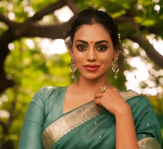 Kamakshi Bhaskarla bio