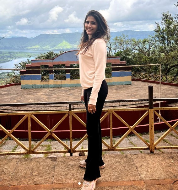 Khushbu Rajendra height