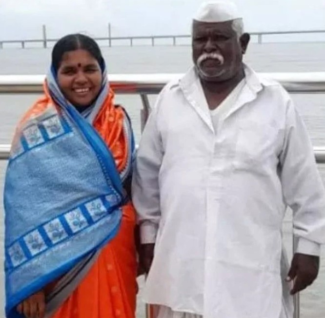 Kiran Navgire's parents