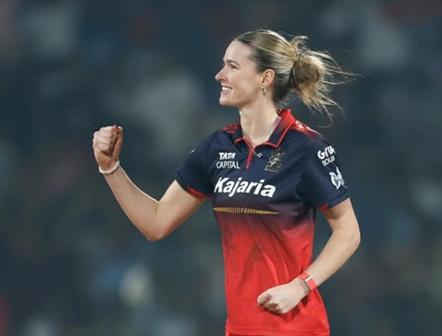 Lauren Bell plays for Royal Challengers Bengaluru in the WPL