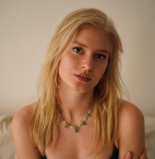 Liz Laz age