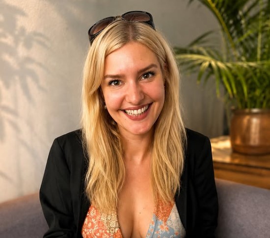Liz Laz bio