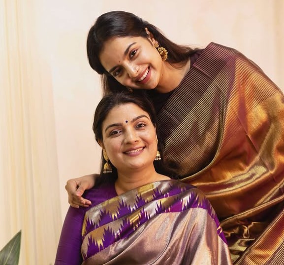 Namritha MV with her mom