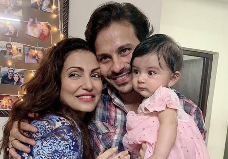 Navina Bole with her husband and daughter