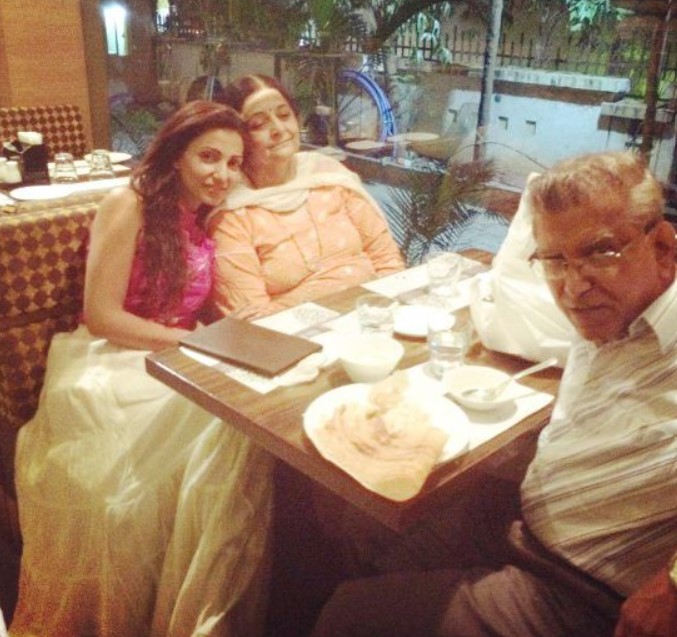 Navina Bole with her parents