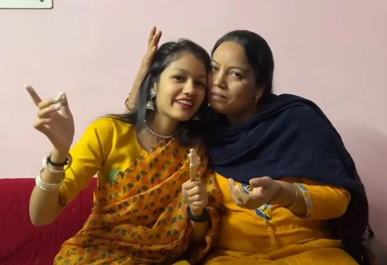 Priya Dhapa with her mother