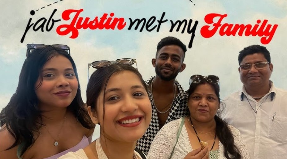 Sakshi Shrivas with her parents and boyfriend