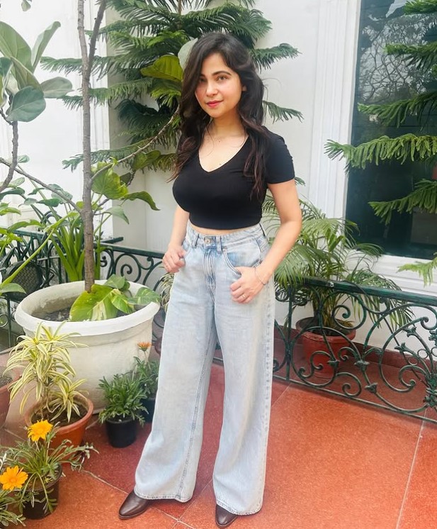 Santoor Mom Rachna height