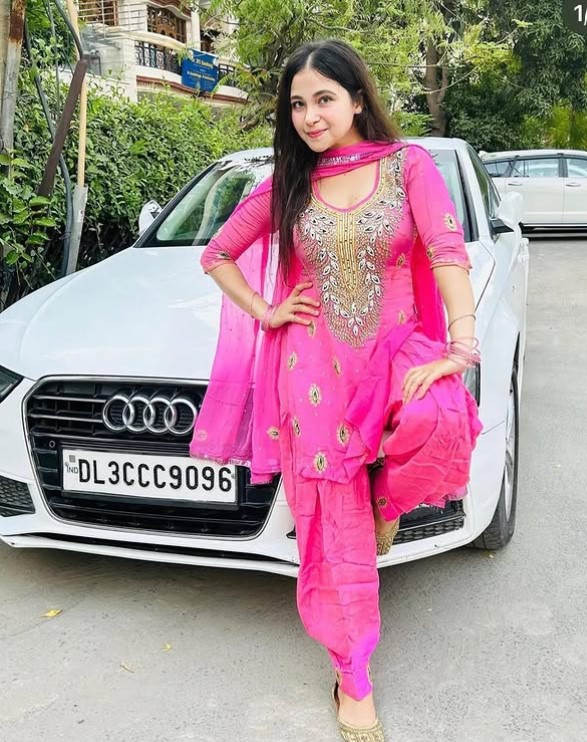 Santoor Mom Rachna net worth
