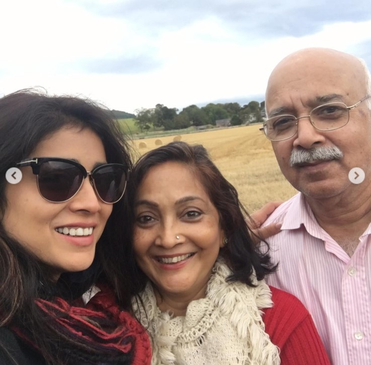 Shriya Saran with her parents
