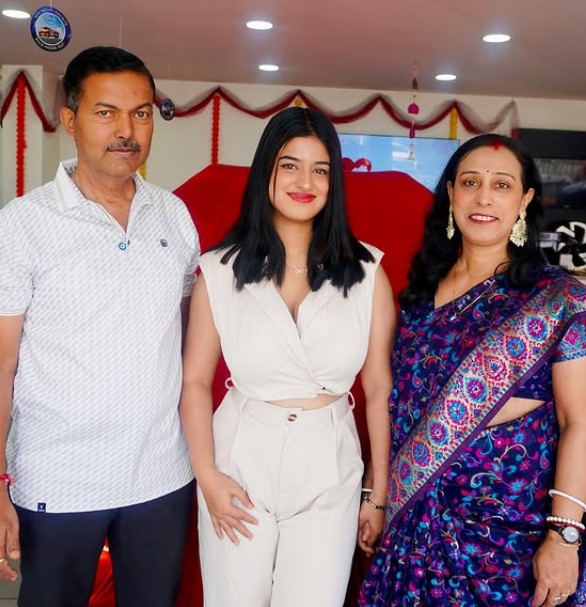 Tushikha Goswami with her parents