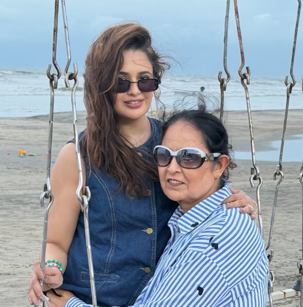 Yuvika Chaudhary with her mother