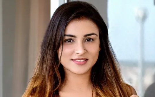 Anushka Chaudhary