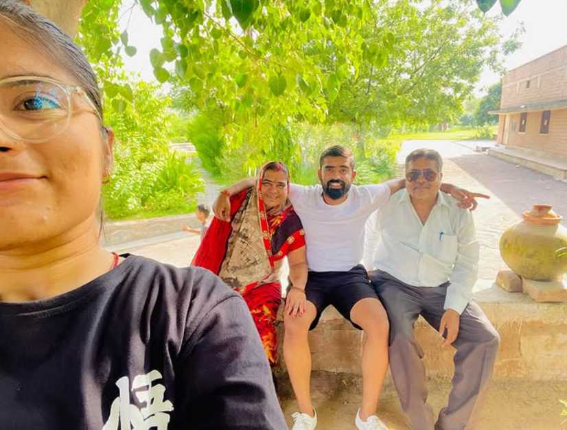 Bhanu Pania with his parents and sister