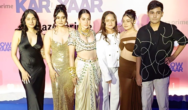 Dolly Javed with her mom and siblings