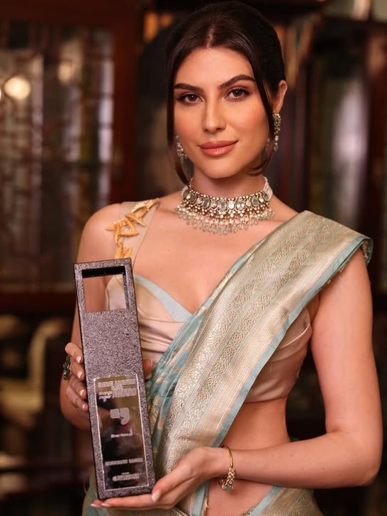 Elnaaz Norouzi award