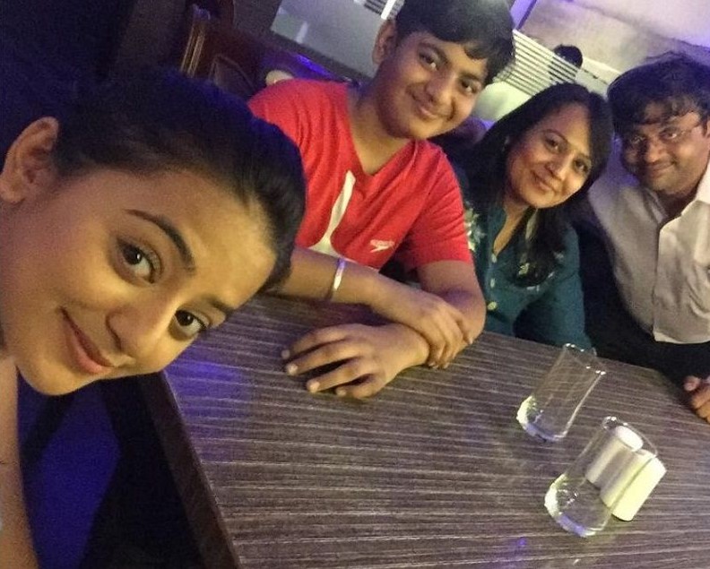 Helly Shah with her family