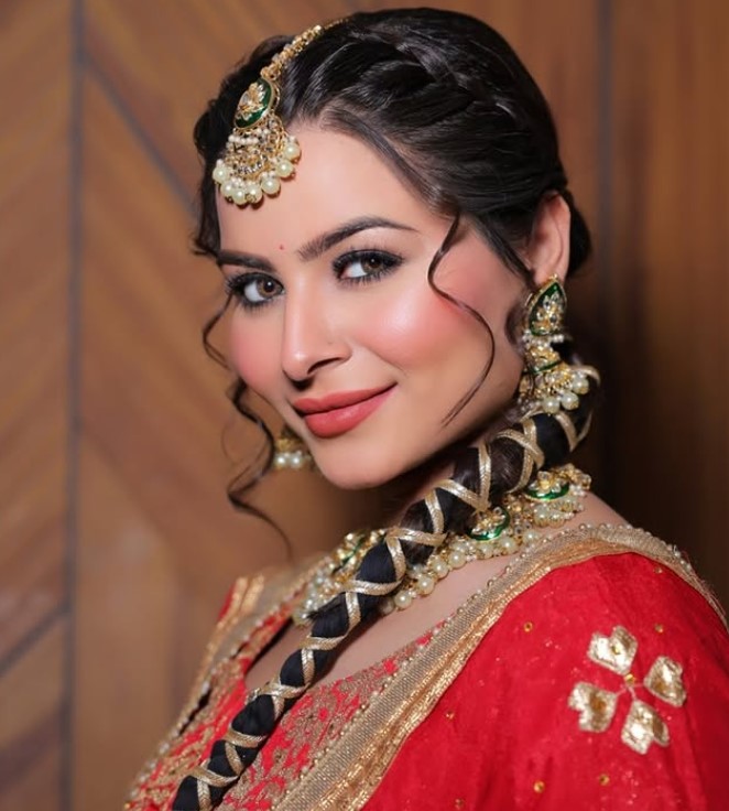 Himani Thapliyal biography