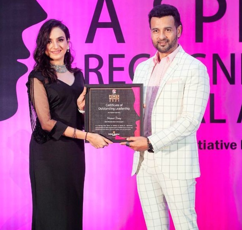 Ishpreet Dang received Certificate of Outstanding Leadership at the Power Women 2021 awards