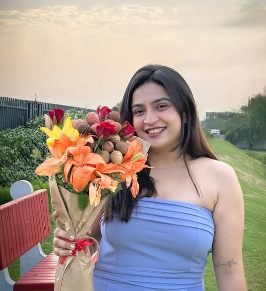 Kirti Mehra bio