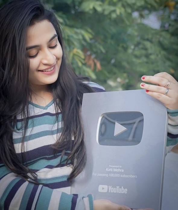 Kirti Mehra received YouTube silver play button