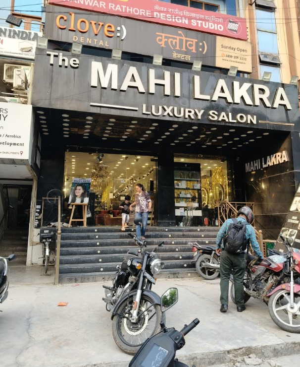 Mahi Lakra's Salon