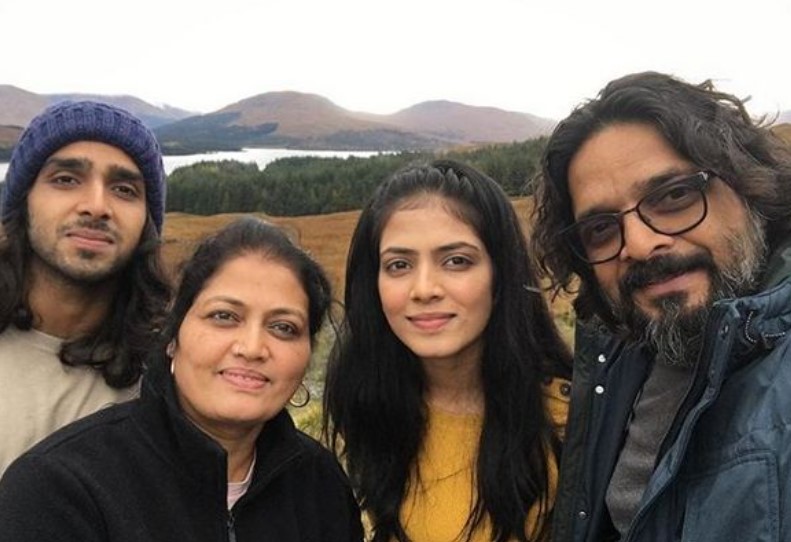Malavika Mohanan with her family