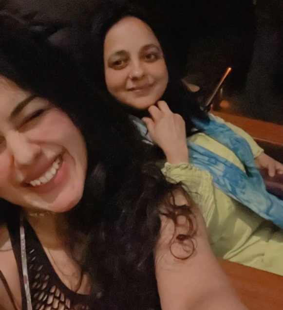 Muskaan Varshney with her mom