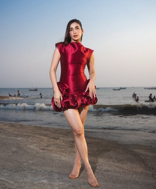 Parul Gulati height