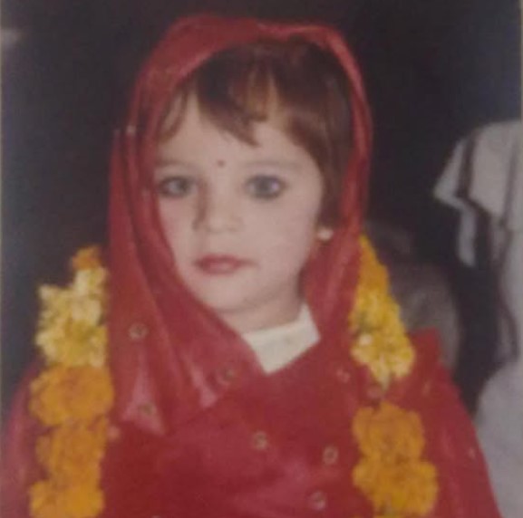Saloni Khanna's childhood image