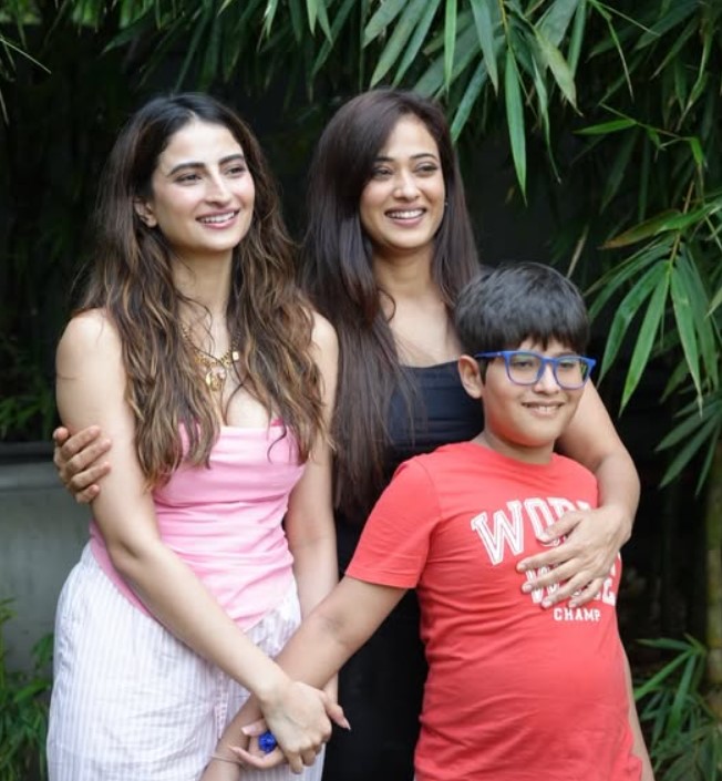 Shweta Tiwari with her kids