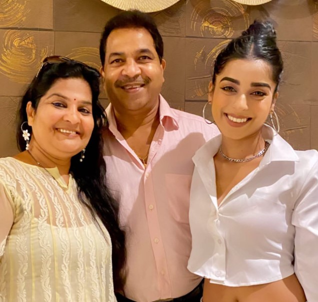 Tanvi Gadkari with her parents